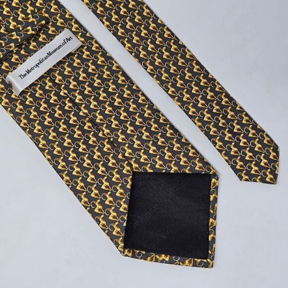 METROPOLITAN MUSEUM OF ART SILK TIE YELLOW GRAY BIGHORN RAM FOULARD 3.5" X 58" - Picture 3 of 3